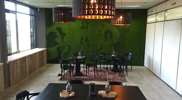 Artificial Grass Wall Art at Marilyn Monroe