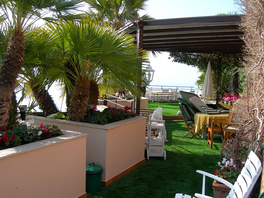 Artificial grass balcony