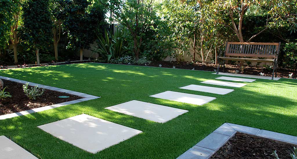 Maintenance friendly lawn
