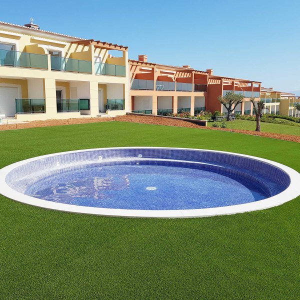 swimming-pool-and-artificial-grass